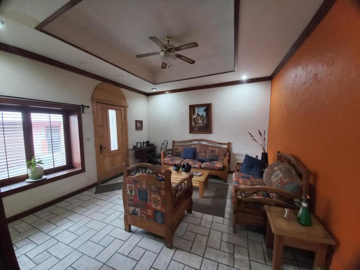 Home Stay Maria Hidalgo del Parral Εξωτερικό φωτογραφία