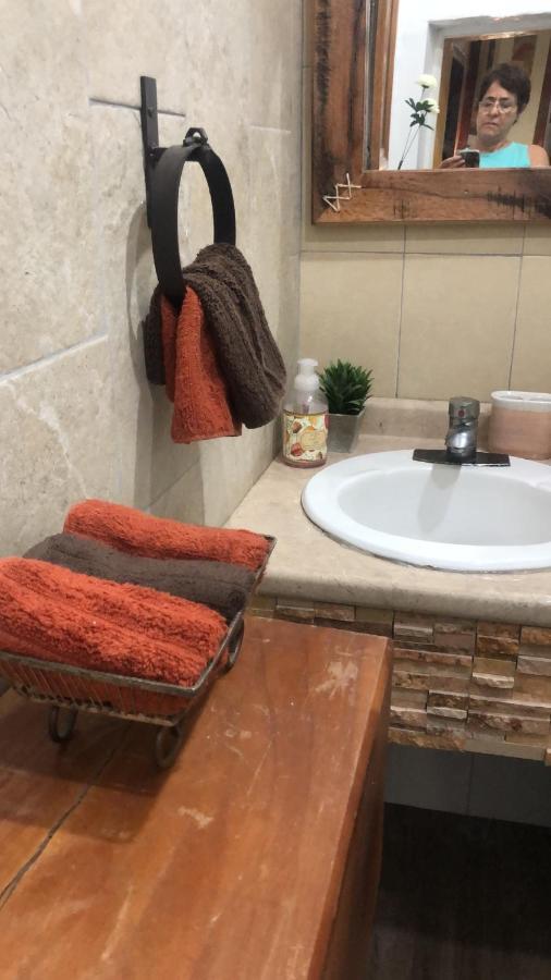 Home Stay Maria Hidalgo del Parral Εξωτερικό φωτογραφία